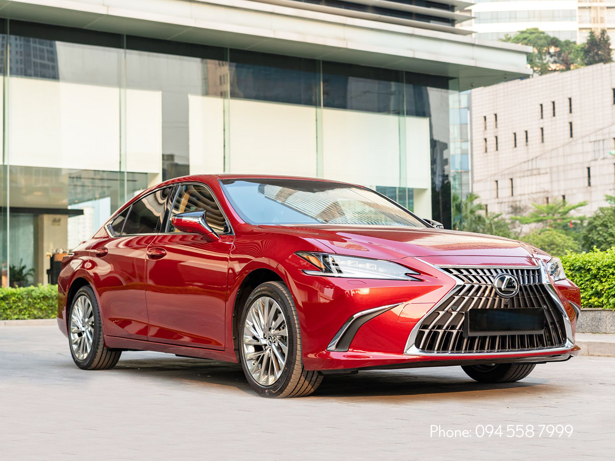 Lexus ES 250红色